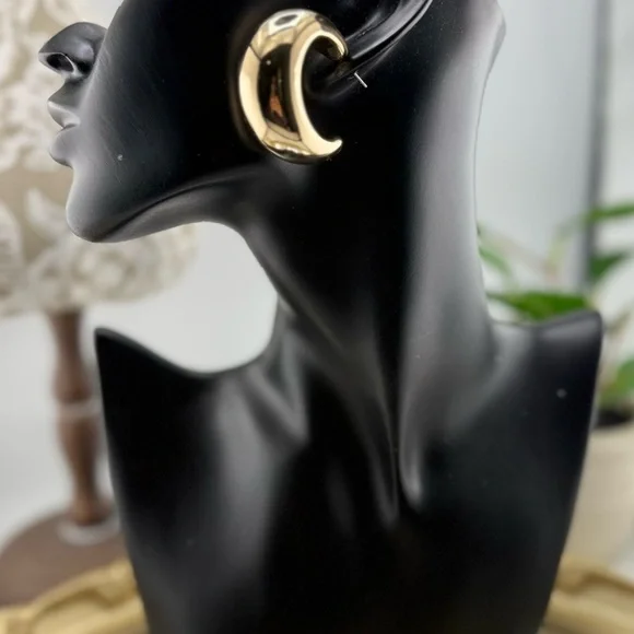 Gold Chunky Crescent Hoop Earrings – Statement Jewelry - Picture 4 of 8